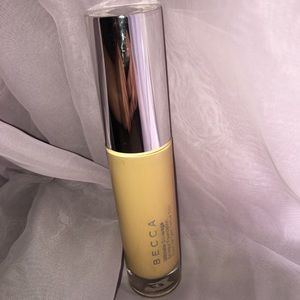 Becca Foundation IN SHADE OLIVE